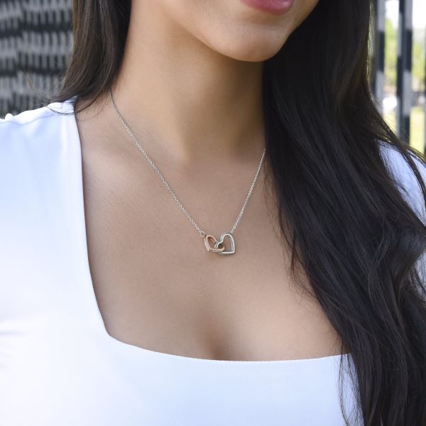 Interlocking_Hearts_Model_CorporateFence_Silver_-7-min-scaled